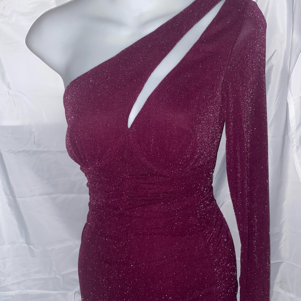 Elegant One-Shoulder Burgundy Dress